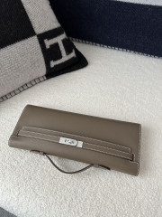 Kelly Cut 31cm Clutch in Imported Swift Calfskin, CK18 Etoupe Grey with Silver Hardware