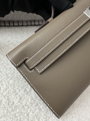 Kelly Cut 31cm Clutch in Imported Swift Calfskin, CK18 Etoupe Grey with Silver Hardware
