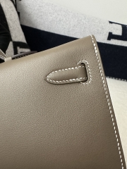 Kelly Cut 31cm Clutch in Imported Swift Calfskin, CK18 Etoupe Grey with Silver Hardware