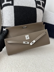 Kelly Cut 31cm Clutch in Imported Swift Calfskin, CK18 Etoupe Grey with Silver Hardware