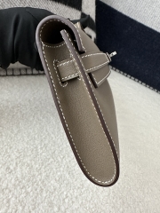 Kelly Cut 31cm Clutch in Imported Swift Calfskin, CK18 Etoupe Grey with Silver Hardware