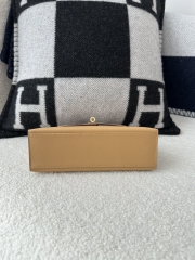 Kelly Pochette 22cm in Imported Swift Calfskin, 4B Biscuit Color with Gold Hardware