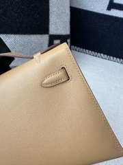 Kelly Pochette 22cm in Imported Swift Calfskin, 4B Biscuit Color with Gold Hardware