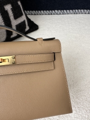 Kelly Pochette 22cm in Imported Swift Calfskin, 0M Chai Milk Tea Color with Gold Hardware