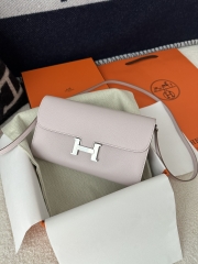 Constance To Go in Imported Evercolor Calfskin, 09 Mauve Pale with Silver Hardware.