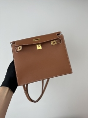 Kelly Danse 22cm Dance Bag in Imported Swift Calfskin, CC37 Gold with Gold Hardware