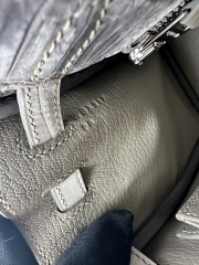 Kelly 25cm in HCP Water-Dyed Matte Himalaya Crocodile with Imported Crocodile Leather, 01 Himalaya with Silver Hardware