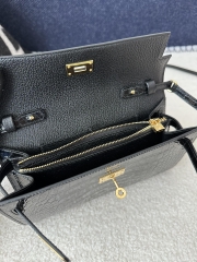 Kelly To Go Crossbody Wallet in Imported HCP Water-Dyed Shiny Alligator Crocodile, CK89 Noir Black with Gold Hardware