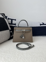 Kelly 25cm Touch in HCP Water-Dyed Shiny Nilo Crocodile with Imported Madame Calfskin, CK18 Etoupe Grey and CK81 Gris Tourterelle with Silver Hardware
