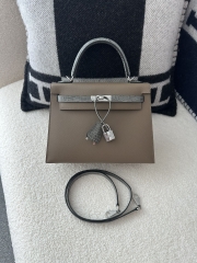 Kelly 25cm Touch in HCP Water-Dyed Shiny Nilo Crocodile with Imported Madame Calfskin, CK18 Etoupe Grey and CK81 Gris Tourterelle with Silver Hardware