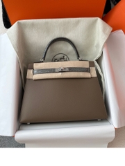 Kelly 25cm Touch in HCP Water-Dyed Shiny Nilo Crocodile with Imported Madame Calfskin, CK18 Etoupe Grey and CK81 Gris Tourterelle with Silver Hardware