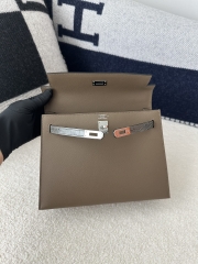 Kelly 25cm Touch in HCP Water-Dyed Shiny Nilo Crocodile with Imported Madame Calfskin, CK18 Etoupe Grey and CK81 Gris Tourterelle with Silver Hardware