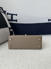 Kelly 25cm Touch in HCP Water-Dyed Shiny Nilo Crocodile with Imported Madame Calfskin, CK18 Etoupe Grey and CK81 Gris Tourterelle with Silver Hardware