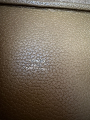 Picotin Lock 18cm in Imported Clemence TC Leather, 2S Sesame with Gold Hardware