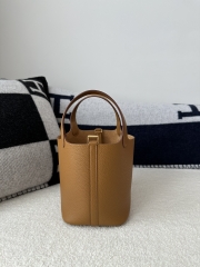 Picotin Lock 18cm in Imported Clemence TC Leather, 2S Sesame with Gold Hardware