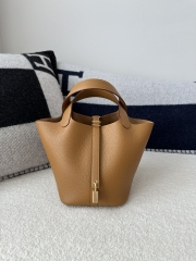 Picotin Lock 18cm in Imported Clemence TC Leather, 2S Sesame with Gold Hardware