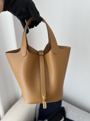 Picotin Lock 18cm in Imported Clemence TC Leather, 2S Sesame with Gold Hardware