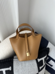Picotin Lock 18cm in Imported Clemence TC Leather, 2S Sesame with Gold Hardware