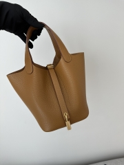 Picotin Lock 18cm in Imported Clemence TC Leather, 2S Sesame with Gold Hardware