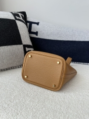 Picotin Lock 18cm in Imported Clemence TC Leather, 2S Sesame with Gold Hardware