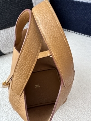 Picotin Lock 18cm in Imported Clemence TC Leather, 2S Sesame with Gold Hardware