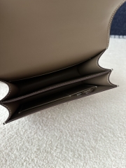 Constance 18cm Classic in Imported Epsom Leather, CK18 Etoupe Grey with Silver Hardware