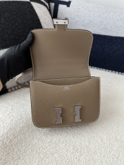 Constance 18cm Classic in Imported Epsom Leather, CK18 Etoupe Grey with Silver Hardware