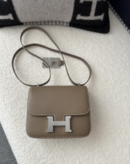 Constance 18cm Classic in Imported Epsom Leather, CK18 Etoupe Grey with Silver Hardware