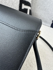 Roulis 18cm in Imported Evercolor Leather, CC89 Noir Black with Gold Hardware