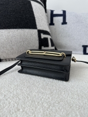 Roulis 18cm in Imported Evercolor Leather, CC89 Noir Black with Gold Hardware