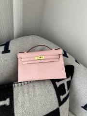 Kelly Pochette First Generation 22cm in Imported Swift Calfskin, 3Q Rose Sakura with Gold Hardware