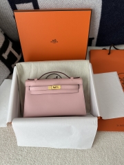 Kelly Pochette First Generation 22cm in Imported Swift Calfskin, 3Q Rose Sakura with Gold Hardware