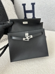 Kelly Danse 22cm Swift Calfskin Leather Black CC89 Noir Silver Hardware