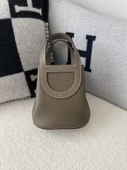 Piction in the loo 18cm Clemence swift CK18 Etoupe grey silver hardware