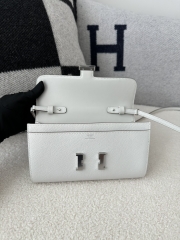 Constance to go epsom  M4  Gris pale Silver hardware