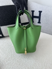Picotin lock 18cm Clemence  A8 Vert yucca Gold hardware