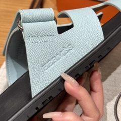 D-480 Chypre Sandal Crystal Blue Epsom Leather