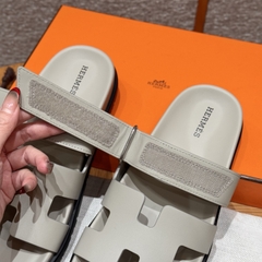 JD-480 225 Chypre Sandal in Beige Espuisse Calfskin with Rubber Outsole