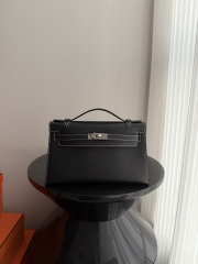 Kelly Pochette 22cm Swift Leather Noir Pearl Grey