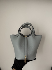 Picotin Lock 18cm Clemence Leather Tote