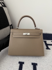 Kelly 25cm Epsom Leather Handbag in Etoupe Grey with Silver Hardware