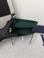 Kelly Pochette 22cm Green Swift Leather with Silver Hardware