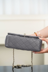 Chanel 23k Autumn Winter New Double C Handle CF Dark Gray