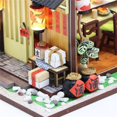 Mô hình nhà DIY Doll House Gibbon Sushi Kèm Mica Chống bụi, Bộ dụng cụ và Keo dán