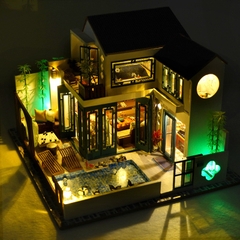 Mô hình nhà DIY Doll House Happy Restaurant Kèm Mica Chống bụi, Bộ dụng cụ, Keo dán và Bộ phát nhạc
