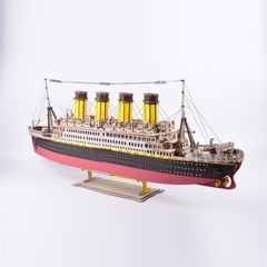 Đồ chơi lắp ráp gỗ 3D Mô hình Tàu Titanic Laser - Tặng kèm đèn LED USB trang trí