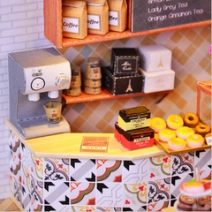 Mô hình nhà DIY Doll House Tiệm Bánh Ngọt Miss Cake Kèm Mica Chống bụi, Bộ dụng cụ và Keo dán