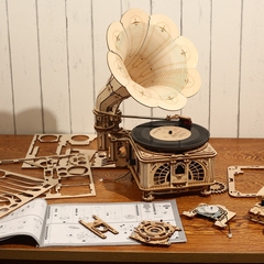 [BẢN XUẤT KHẨU TIẾNG ANH] Mô hình Cơ động học Máy nghe nhạc cổ điển Classic Gramophone Robotime LKB01