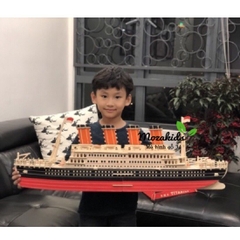 Đồ chơi lắp ráp gỗ 3D Mô hình tàu Titanic - Tặng kèm đèn LED USB trang trí