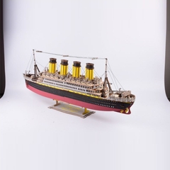 Đồ chơi lắp ráp gỗ 3D Mô hình Tàu Titanic Laser - Tặng kèm đèn LED USB trang trí